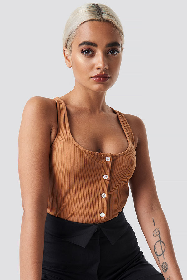 NA-KD Ribbed Cropped Button Top brun