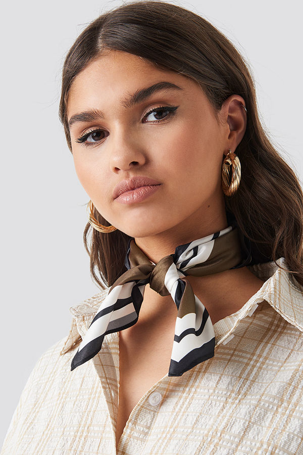 NA-KD Classic Square Satin Scarf brun