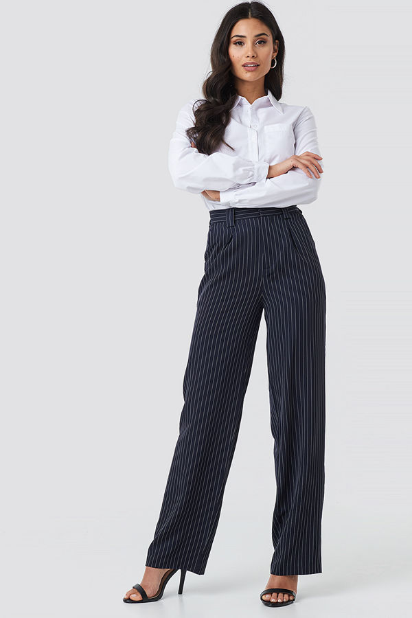 NA-KD Classic svarta randiga byxor Flared Striped Pants navy