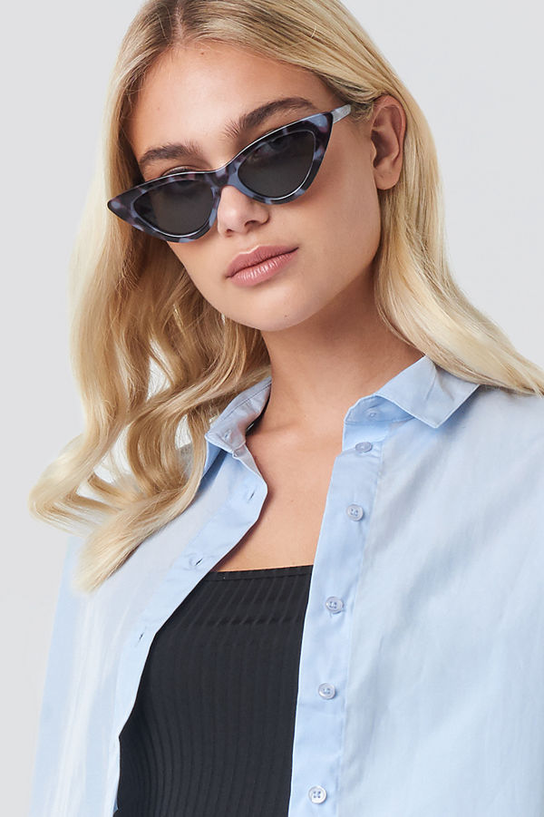 NA-KD Accessories Pointy Cat Eye Sunglasses grå blå