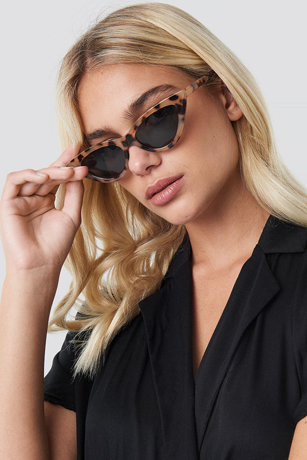 NA-KD Accessories Pointy Cat Eye Sunglasses beige