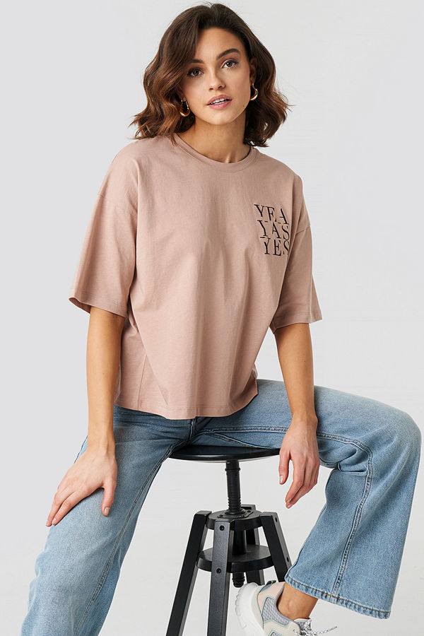 NA-KD Yes Oversized Tee beige