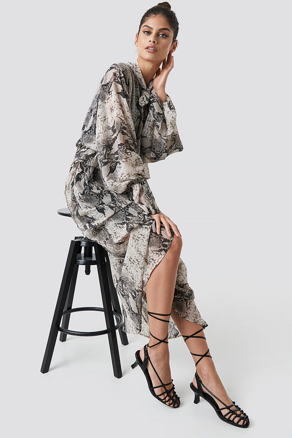 NA-KD Shoes Strappy Front Sandals svart
