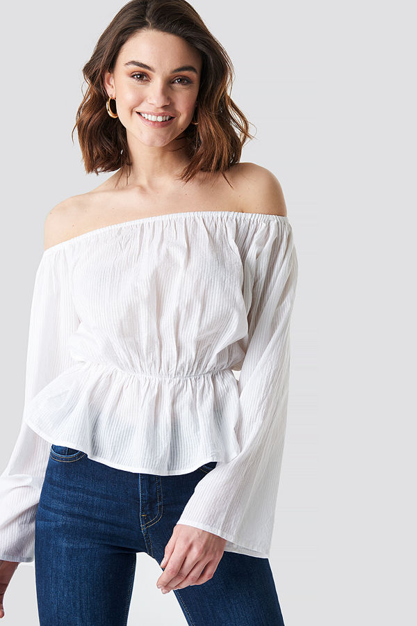 NA-KD Boho Off Shoulder Flounce Blouse vit