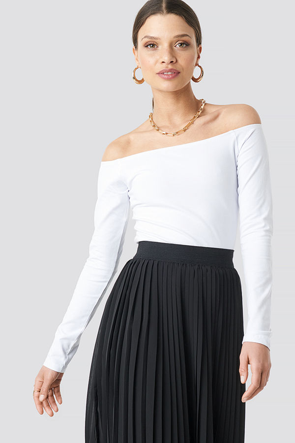 NA-KD Basic Long Sleeve Off Shoulder Top vit
