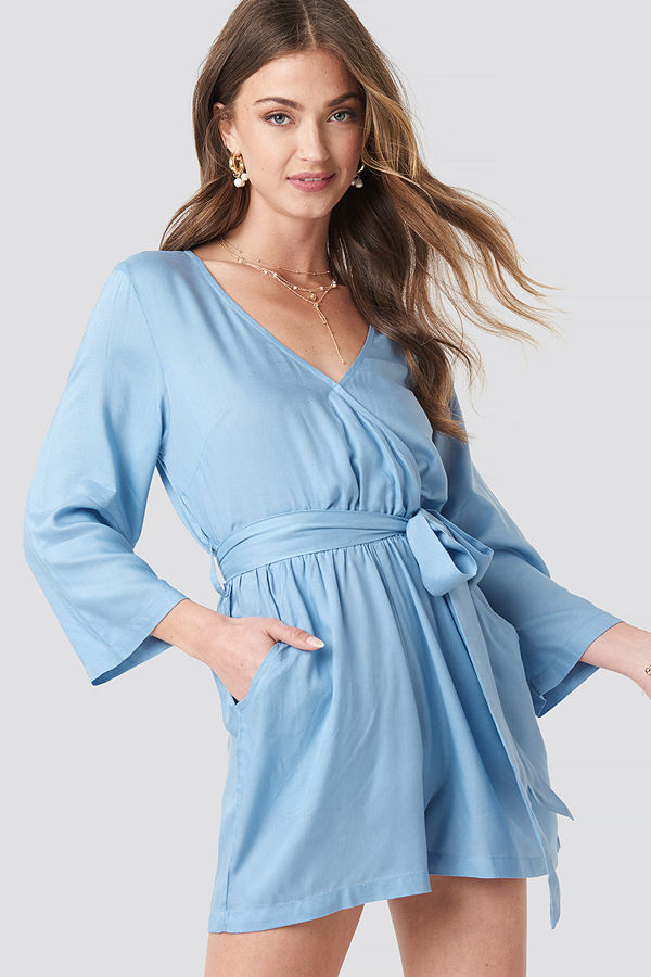 NA-KD Wrap Playsuit blå