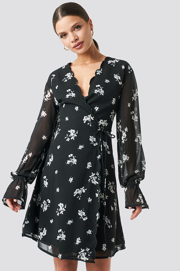 NA-KD Trend Floral Printed Lace Detailed Dress svart