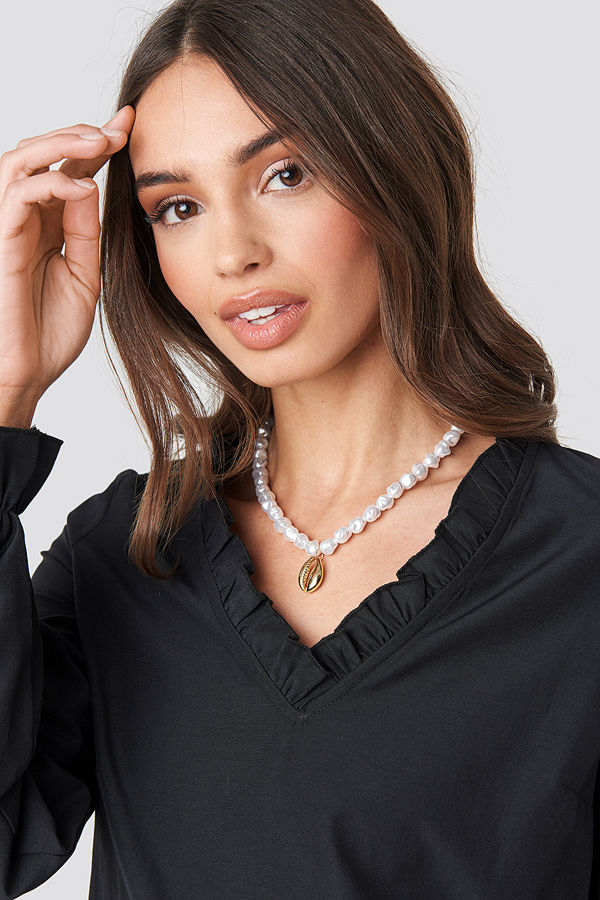 NA-KD Accessories smycke Cowrie Shell Pearl Necklace vit