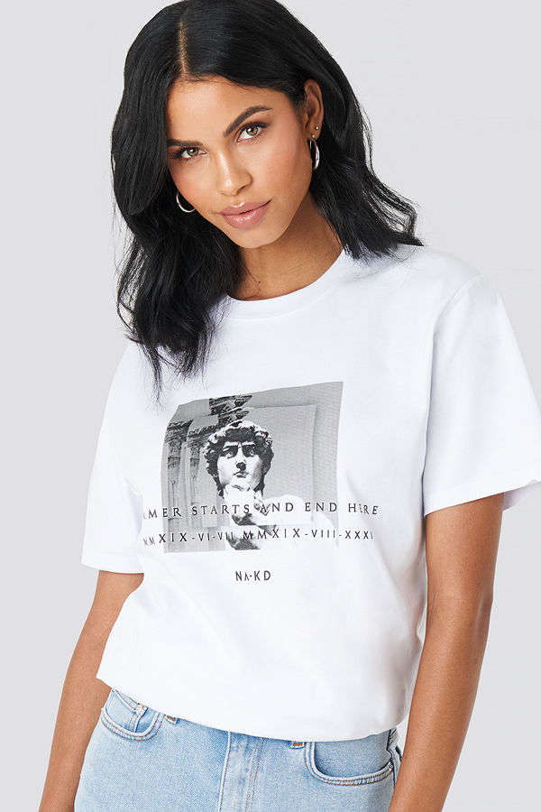 Summerburst x NA-KD David Tee vit