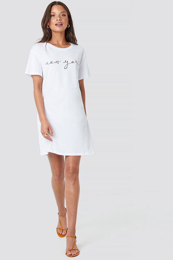 NA-KD New York Print T-shirt Dress vit