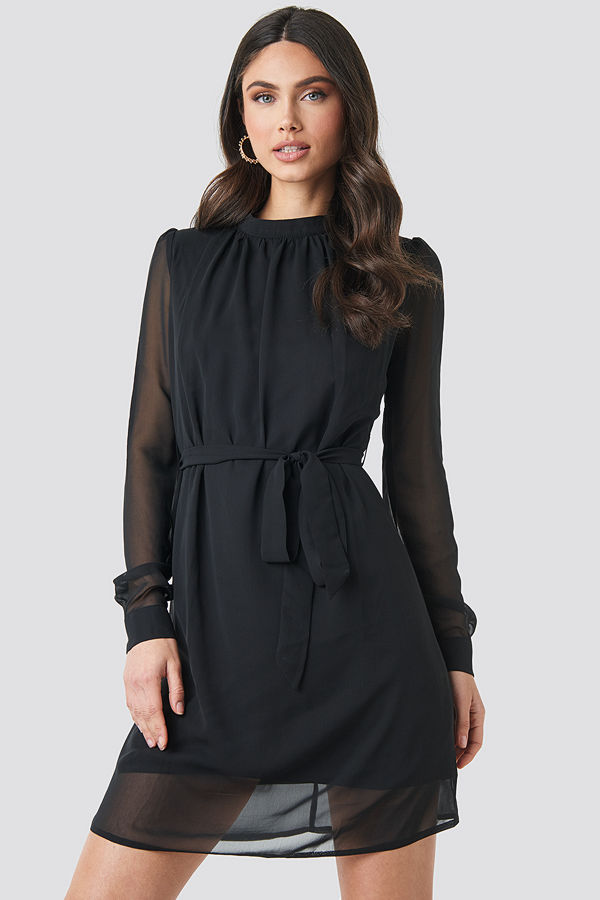 NA-KD High Neck Belted Chiffon Dress svart