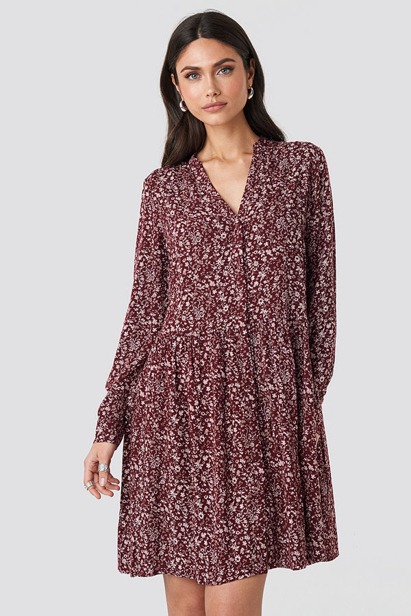 NA-KD Boho Buttoned Flower Print Dress röd