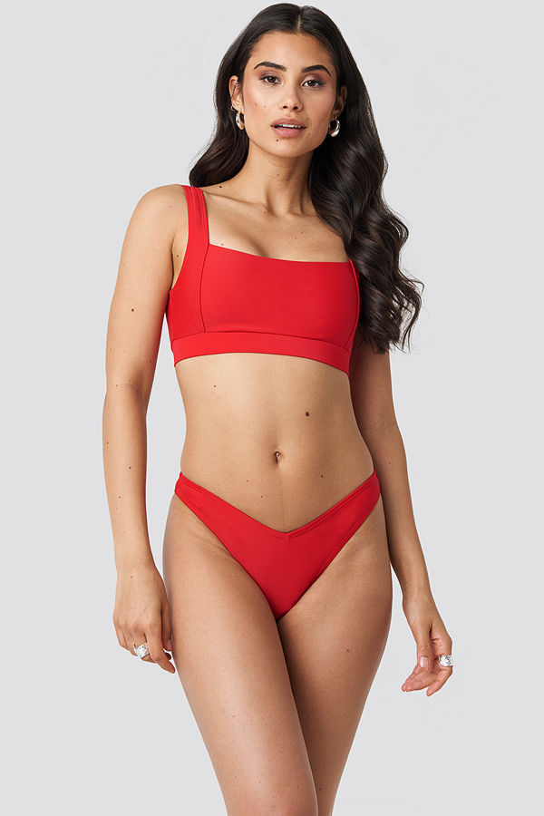 NA-KD Swimwear V Shape Front Bikini Bottom röd