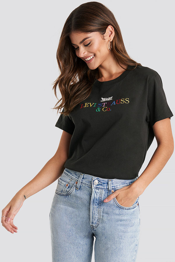 Levi's Graphic Varsity 90S Tee svart