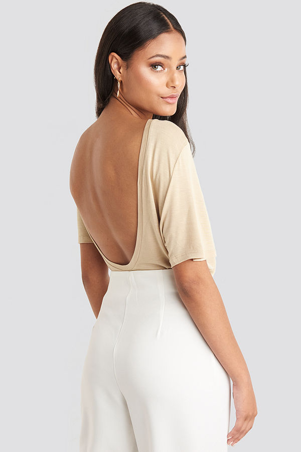 NA-KD Viscose Deep Back Tee beige
