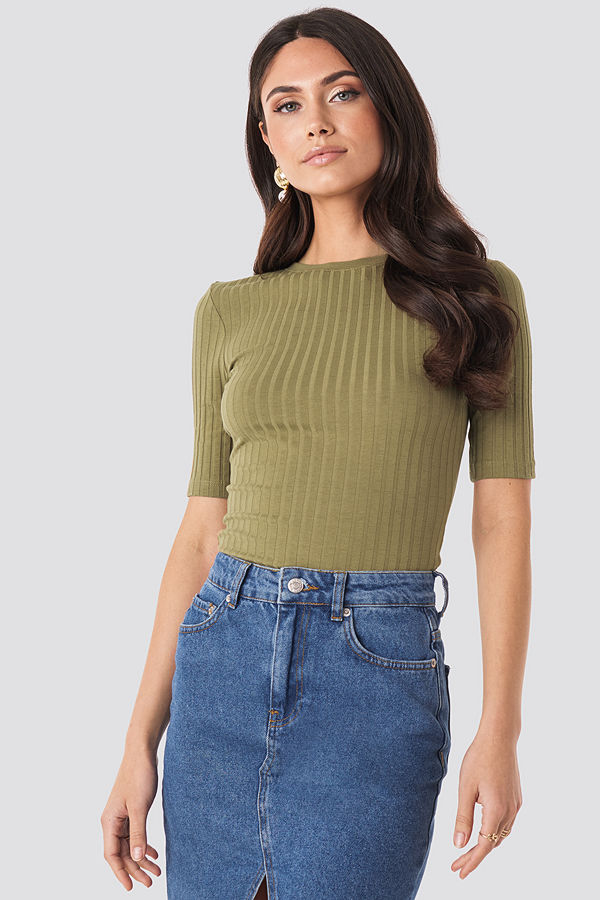 NA-KD Trend High Round Neck Ribbed Tee grön