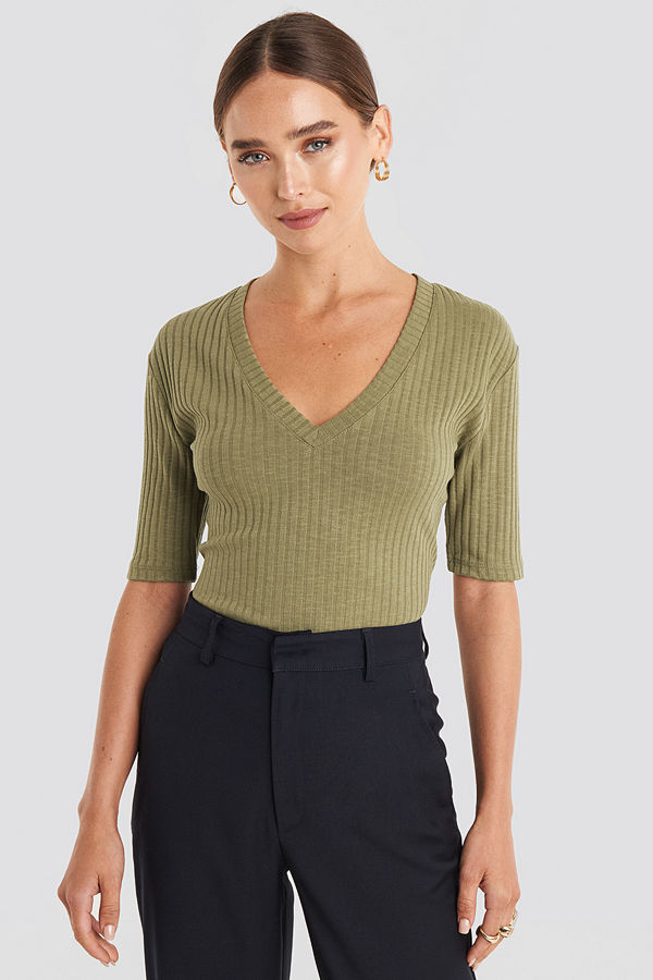 NA-KD Trend Light Knit V Front Sweater grön