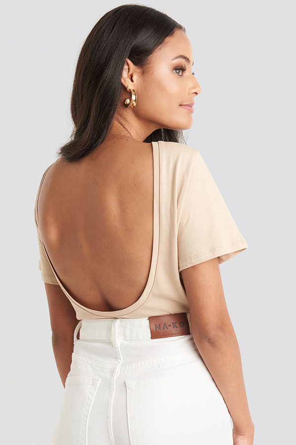 NA-KD Deep Back Tee beige