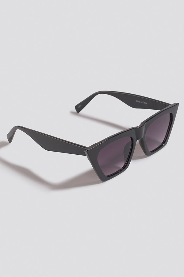 NA-KD Accessories Edgy Cat Eye Sunglasses svart