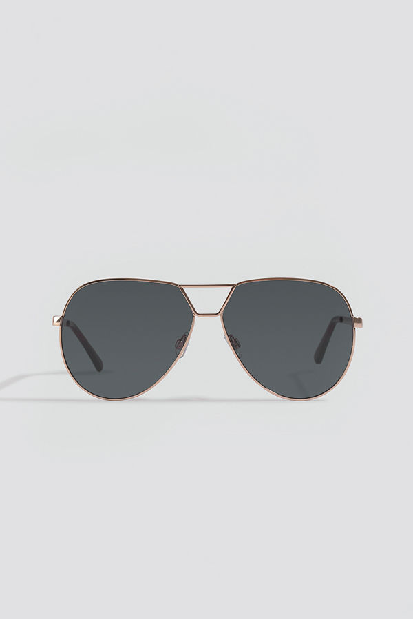 NA-KD Accessories Oversize Wire Frame Sunglasses svart guld