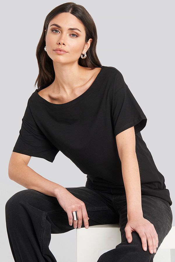 Trendyol Wide Neck Boyfriend Tee svart