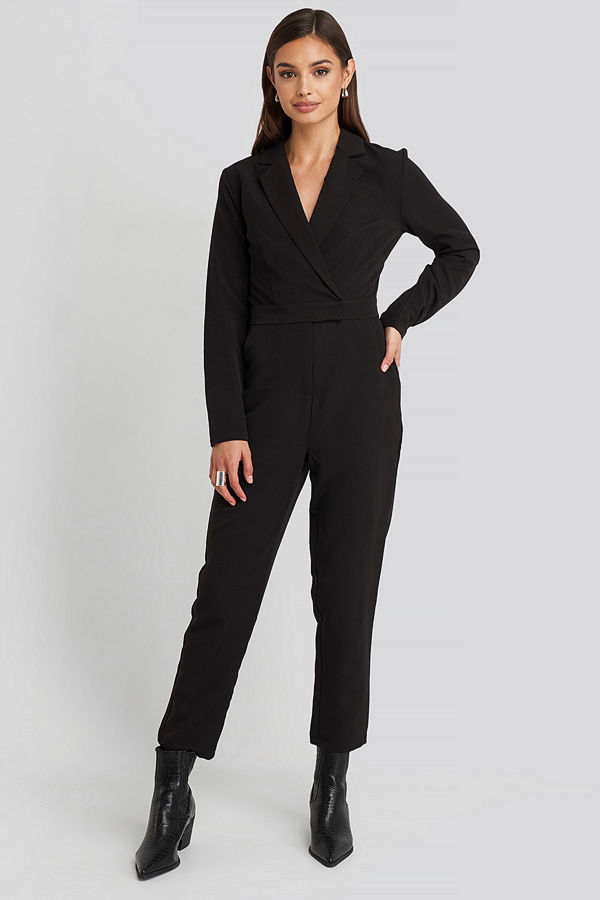NA-KD Overlap Collared Long Sleeve Jumpsuit svart
