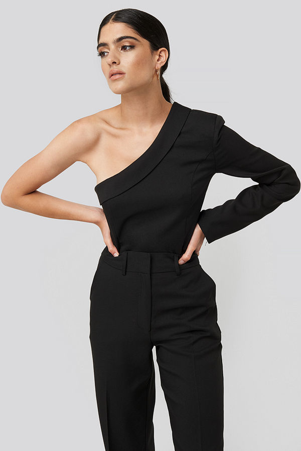 NA-KD Classic One Shoulder Shirt svart
