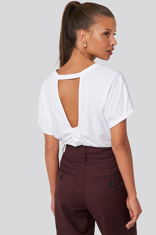 NA-KD Knot Detail Open Back T-shirt vit