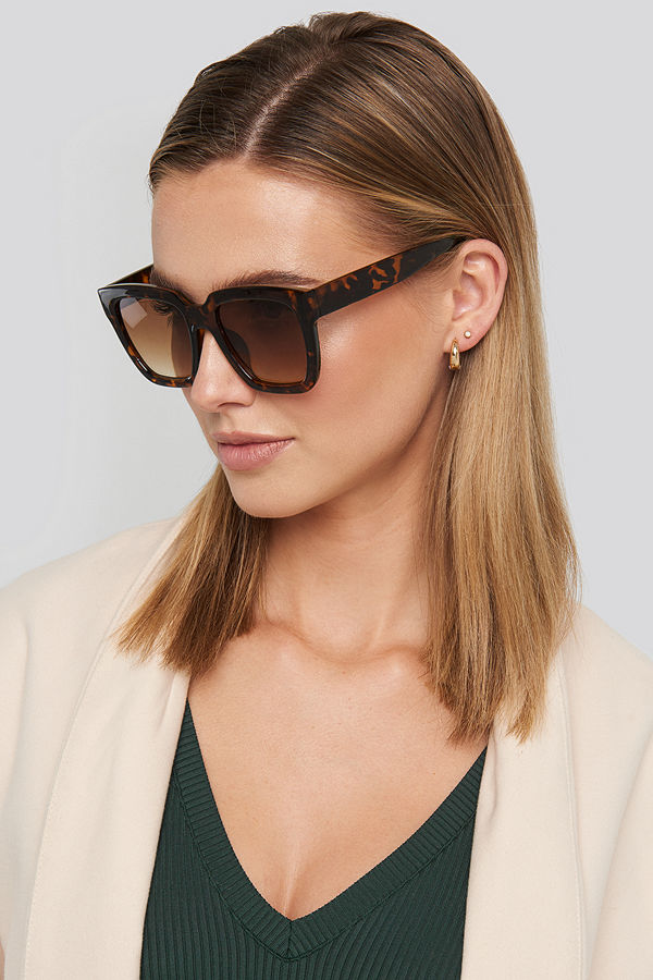 NA-KD Accessories Squared Oversized Sunglasses svart brun beige