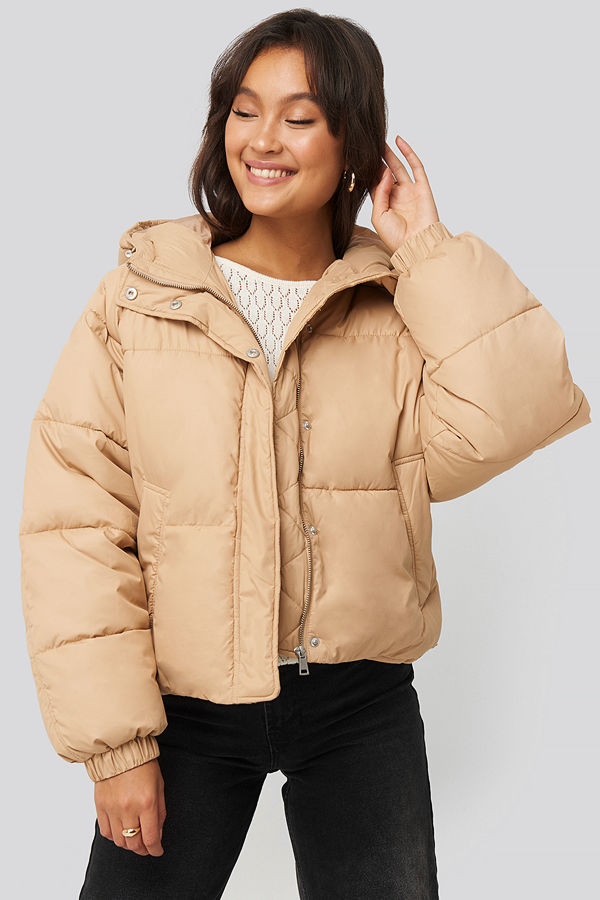 NA-KD Padded Hood Short Jacket beige bomberjacka
