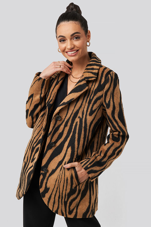 NA-KD Trend Printed Tiger Coat brun