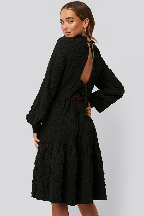 NA-KD Boho Structured Open Back Dress svart