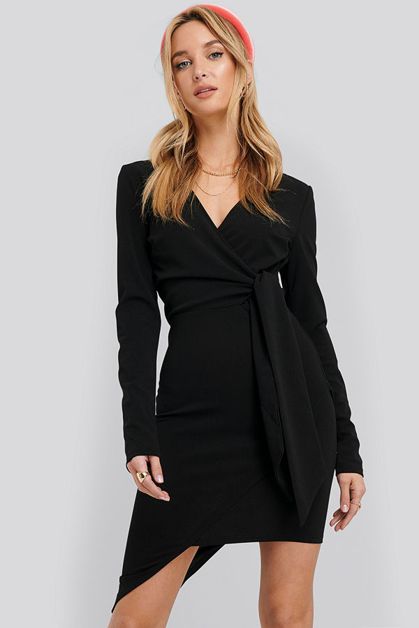 NA-KD Party Asymmetric Hem Mini Dress svart