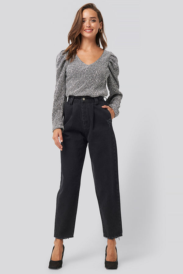 Trendyol Ripped Detail High Waist Mom Jeans svart