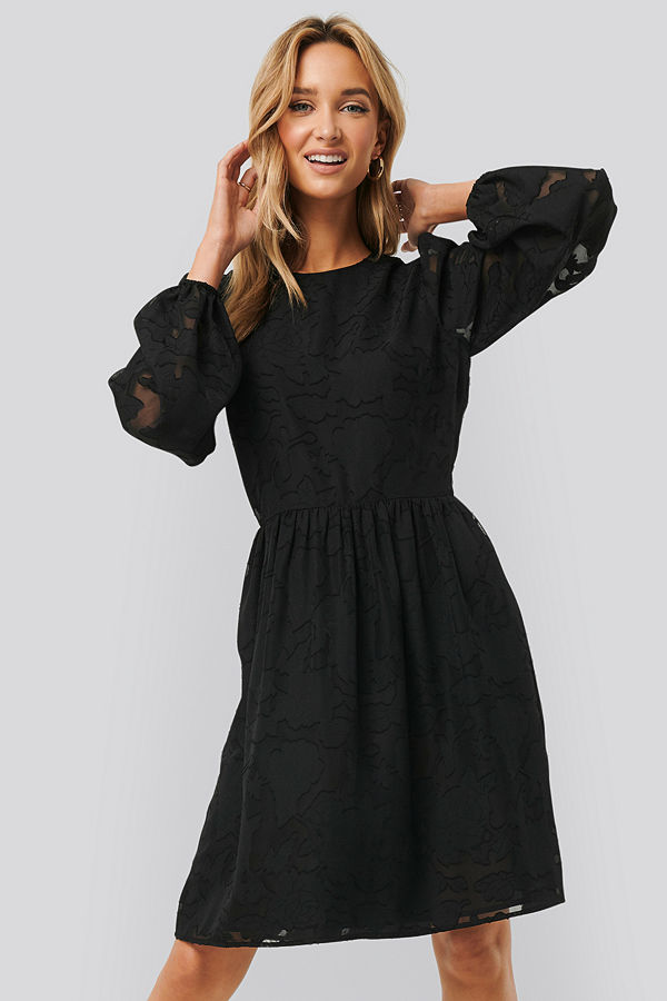 NA-KD Boho Flowy Flower Applique Dress svart