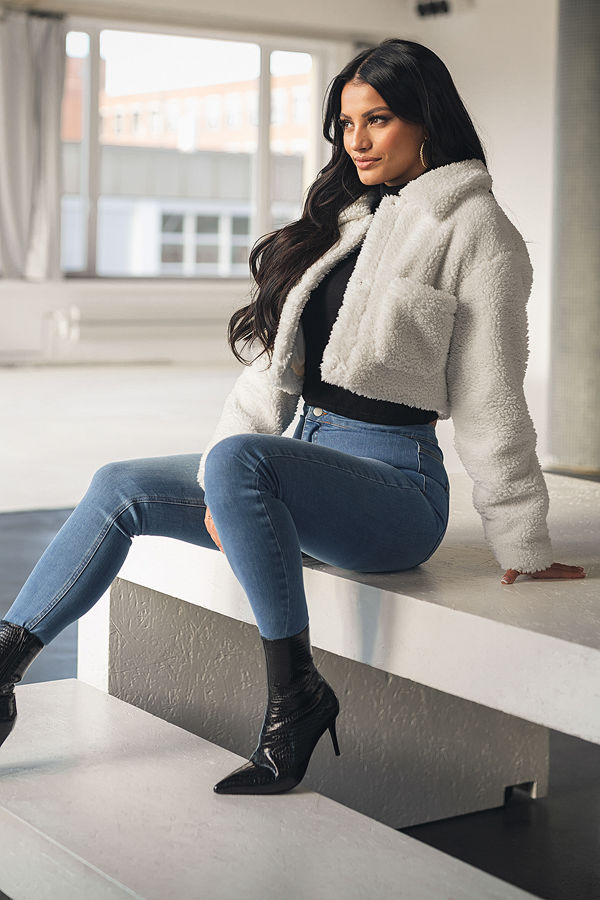 Ivana Santacruz x NA-KD Cropped Teddy Jacket vit