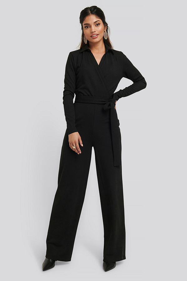 NA-KD Point Collar Wrap Jersey Jumpsuit svart