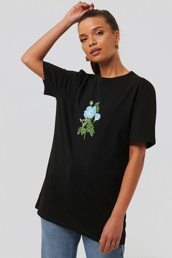 NA-KD Flower Print Oversized Tee svart
