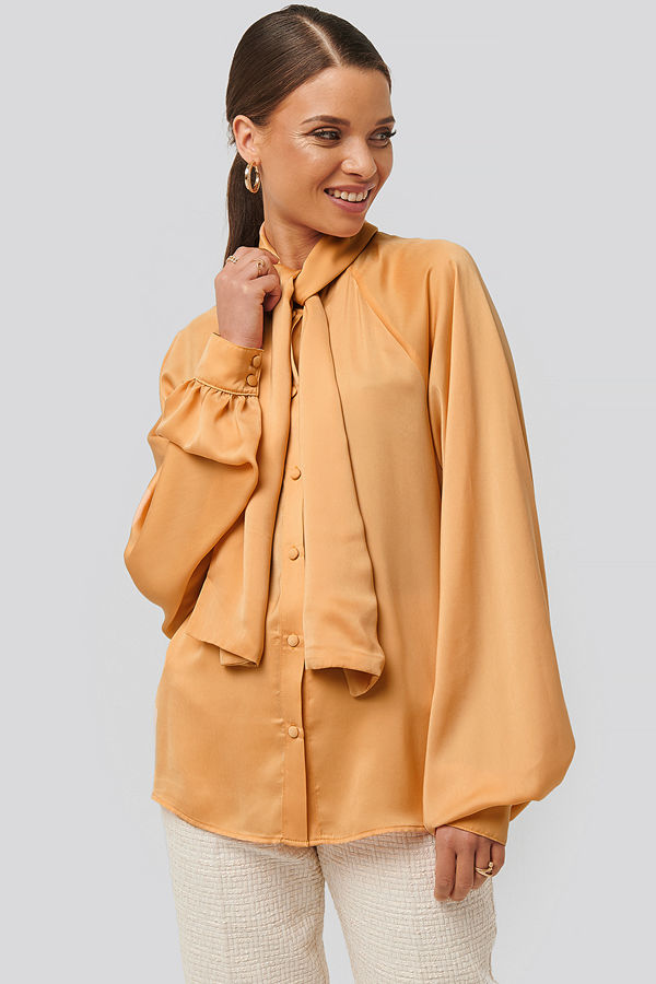 NA-KD Classic Blus Med Scarfdetaljer orange