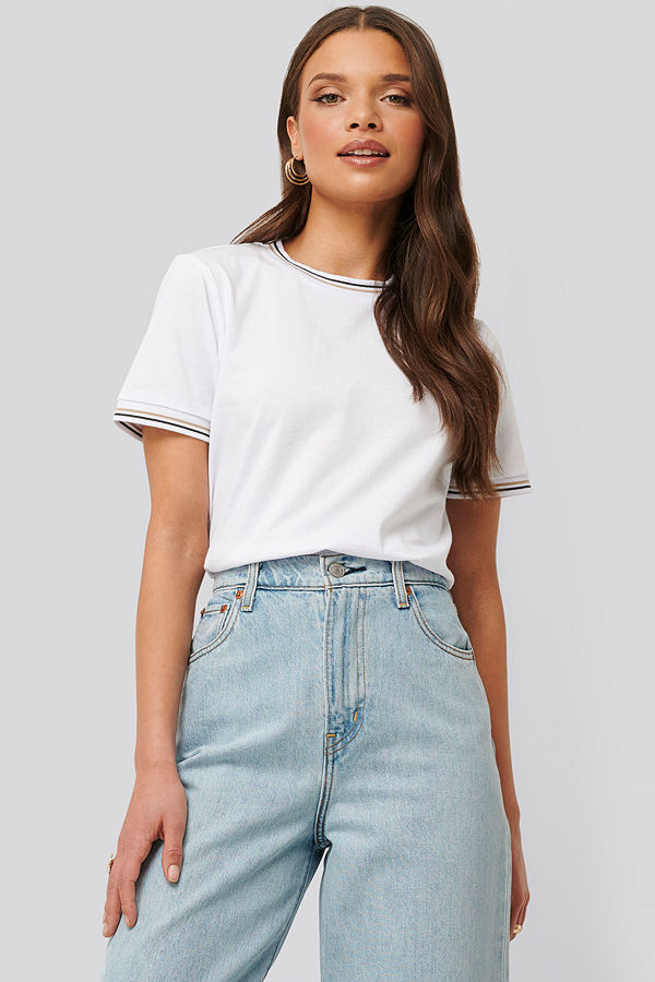 NA-KD T-Shirt Med Fålldetalj vit