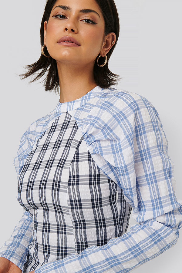 NA-KD Party High Neck Gathered Sleeve Dress blå