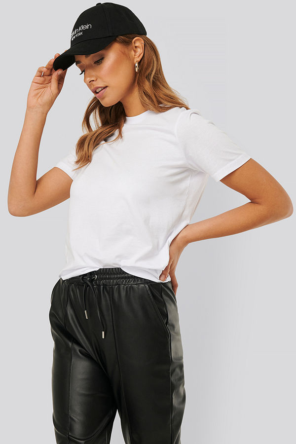 NA-KD Basic Bas-T-Shirt vit