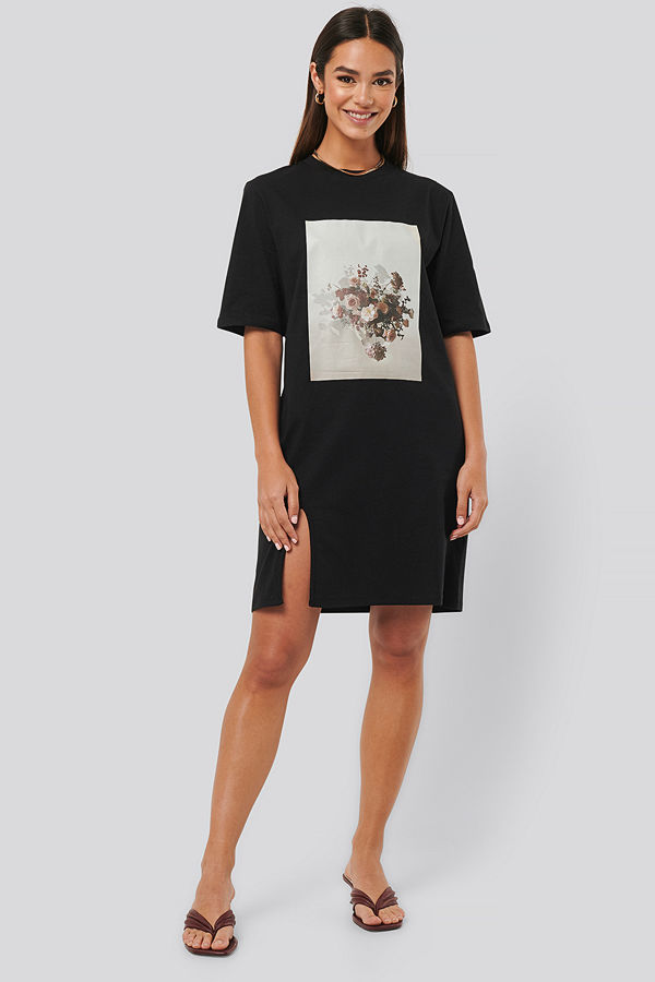NA-KD Printed Side Slit Tee Dress svart