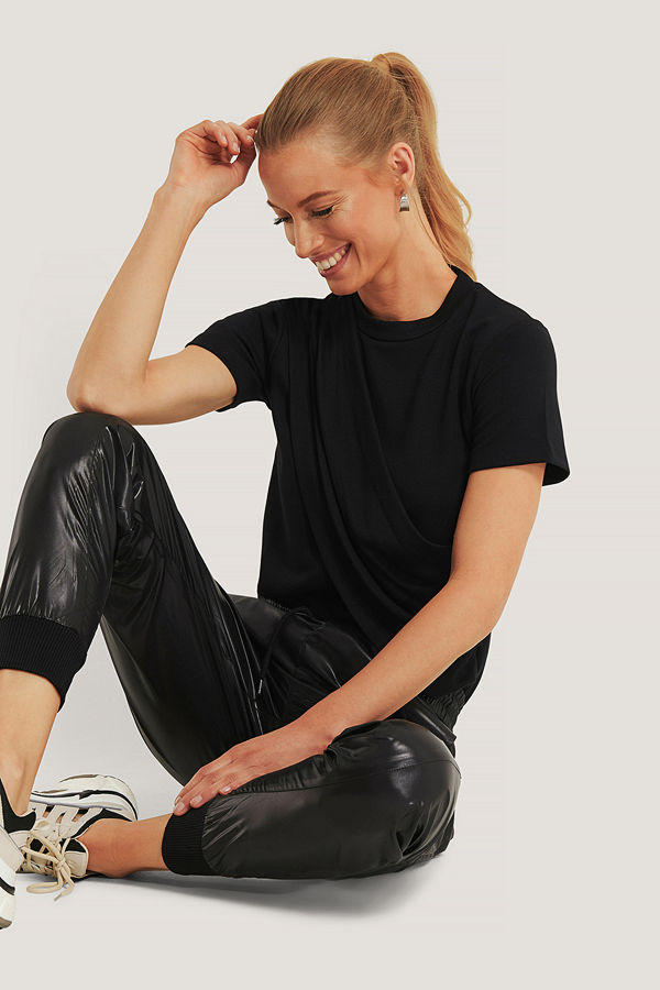 Trendyol Draperad T-Shirt Med Hög Krage svart