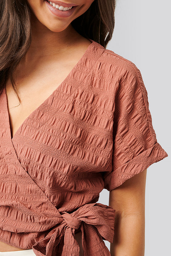 NA-KD Structured Overlap Blouse rosa