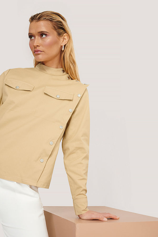 Manon Tilstra x NA-KD Skjorta Med Knappar beige