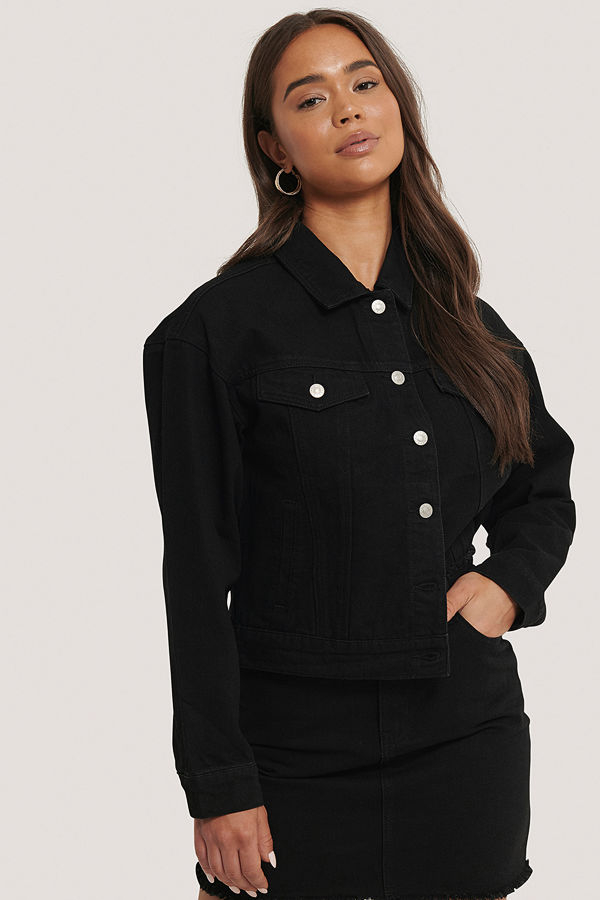 NA KD Denimjacka svart Jeansjackor online Modegallerian NA KD Trend Denimjacka svart Modegallerian