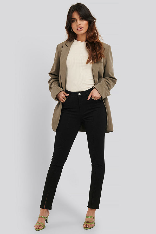 NA-KD Skinny Jeans Med Slits Fram svart