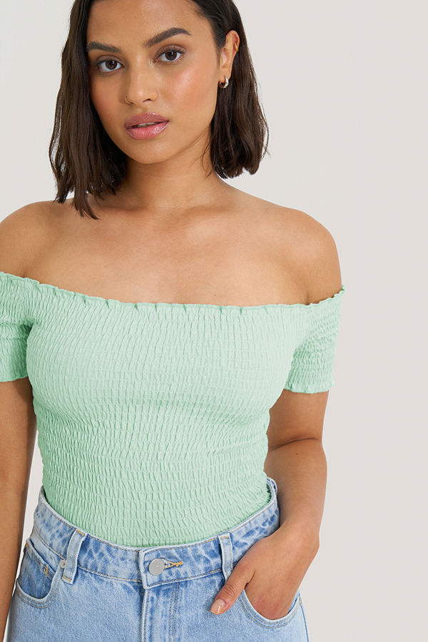 NA-KD Boho Offshouldertopp Med Smock grön