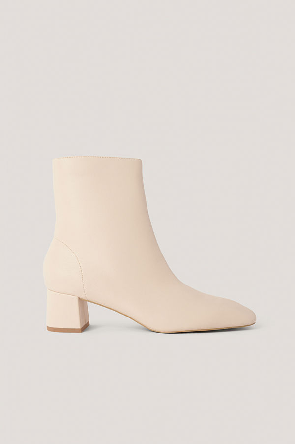 NA-KD Shoes Låga, Fyrkantiga Boots Med Lutande Tå beige